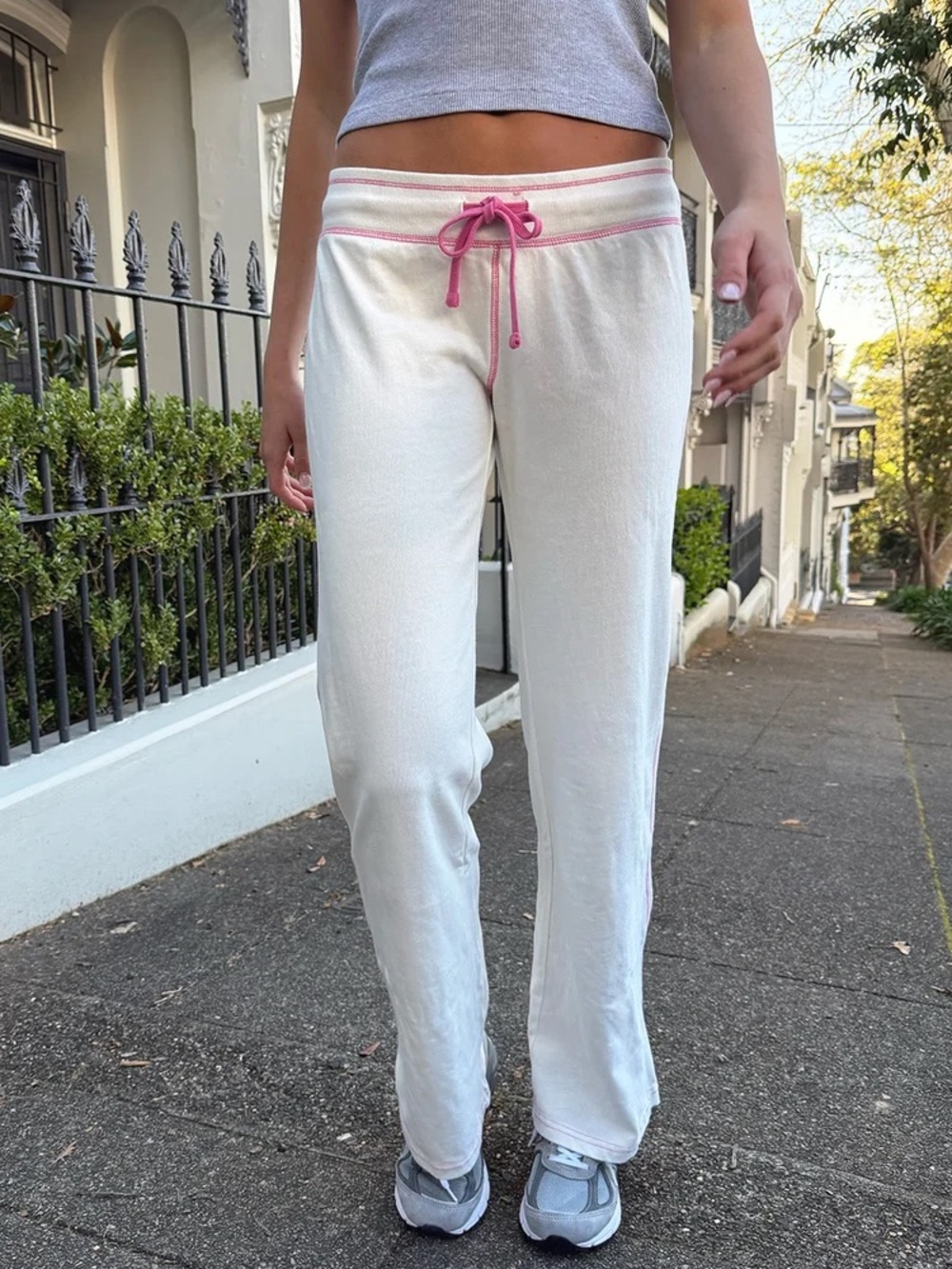 Brandy Melville White Pink Contrast Stitch Pants